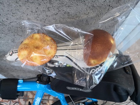 クリームパン