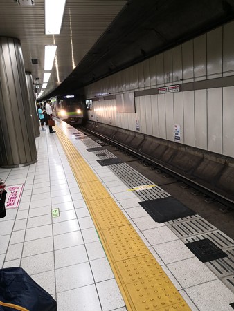 朝っぱらから都営新宿線