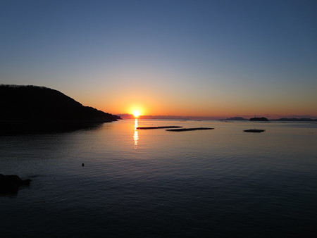 瀬戸内海の朝陽(室津)