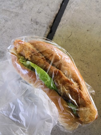 魚ソーセージパン なつかしい。