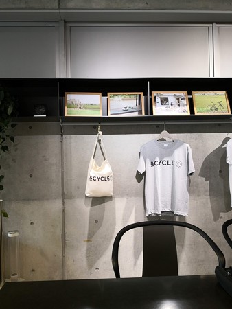 Tシャツとサコッシュ RATIO &C