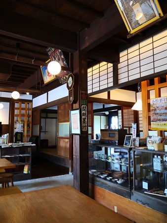 カフェ店内