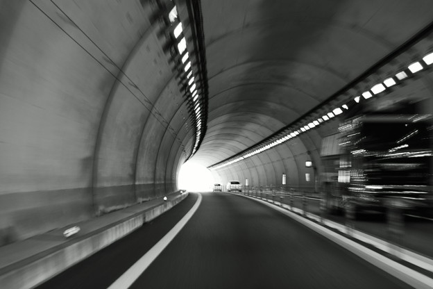 Photos: トンネル疾走２