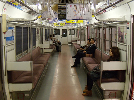 6651F+6652F車内
