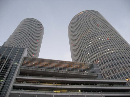 タワーズ