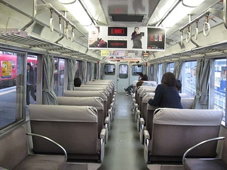 7101F車内