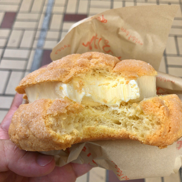 大須商店街：好きなメロンパン プラス100円で食べられる「アイスメロンパン」 - 3