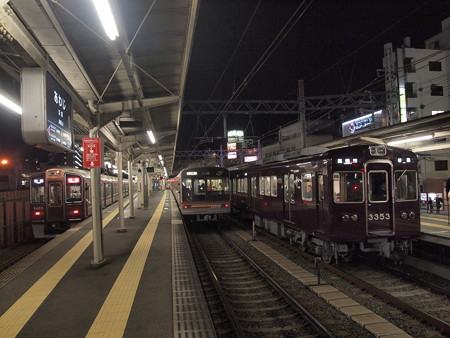 淡路駅での並び02