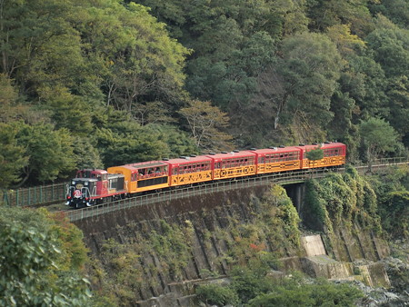 DE10 嵯峨野号 トロッコ保津峡~トロッコ亀岡01