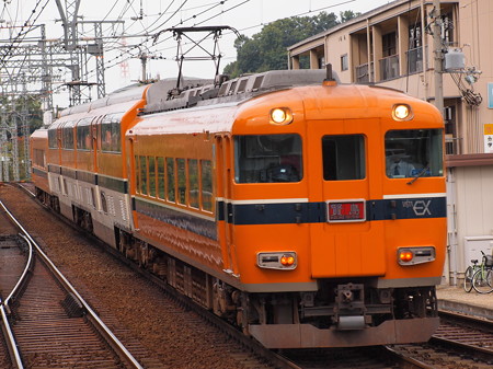 近鉄30000系阪伊乙特急 近鉄大阪線河内国分駅