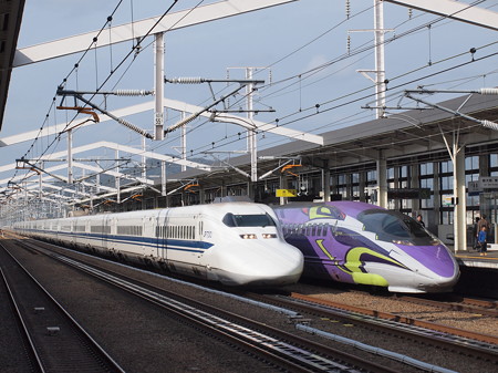 700系のぞみと500系TYPE EVA こだま 山陽新幹線姫路駅