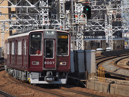 阪急8000系急行 阪急宝塚線中津駅