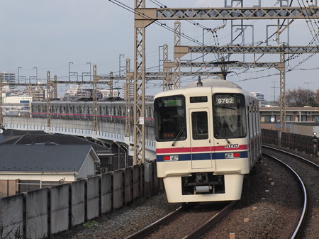 京王9000系区間急行 京王相模原線稲田堤駅01