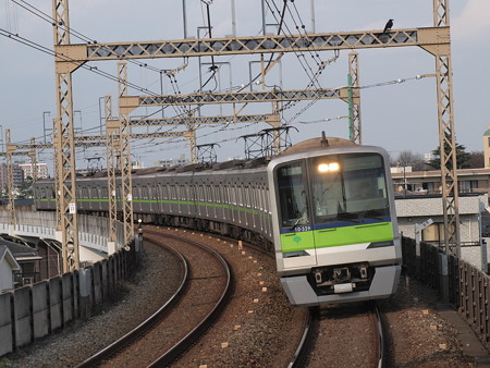 都営10‐300形快速 京王相模原線稲田堤駅01