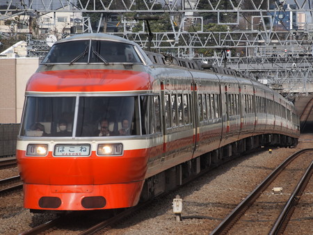 小田急7000形特急はこね 小田急小田原線喜多見駅03