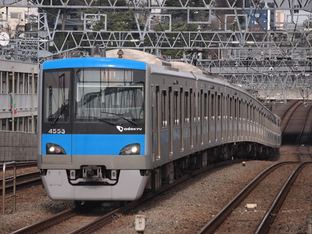 小田急4000形快速急行 小田原線喜多見駅