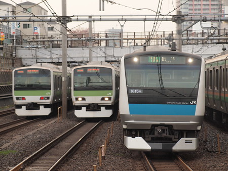 E233系普通 京浜東北線鶯谷駅