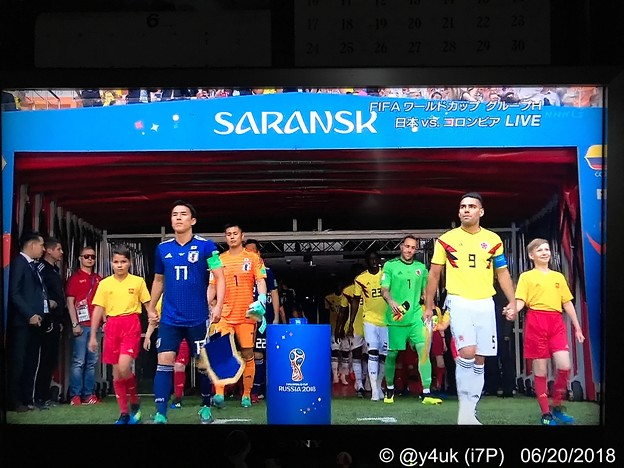 20:57選手入場！～子どもたちとお手手つないでランランラン♪サッカーは平和の祭典～初戦、キャプテン長谷部、先頭が似合う王子のサムライブルー☆お誕生日ケーキもサッカー模様で決まりだね☆