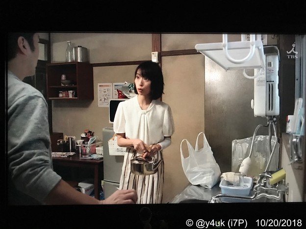 ムロツヨシ(真司)のステンレスやかん、使う戸田恵梨香(尚)のナチュラルさに惹かれる。恋愛の強さ優しさ切なさ演技に見えない純白の2人は…Natural Beautyブラウスも似合う自然体ドラマ“大恋愛”