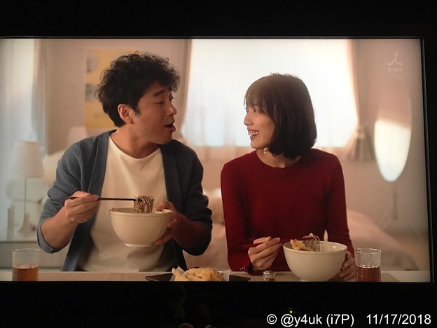 6話:思い出せなくても些細な事なら「ま、いっか！」( ´ ▽ ` )明るく前向き笑顔！支え合い笑い合い生きる力になれる！隣同士に座る優しい2人はXmasカラーでオールドファッション曲も似合う“大恋愛”