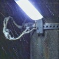Photos: 2.9雪は夜まで街灯スポットライトに浮かび照らされ踊る純白の天使たち～Snow night spotlight white Angels(ズームブレる1500mm,1/15sec,手持ち:TZ85)