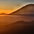 雲海に沈む夕日と羊蹄山　その３