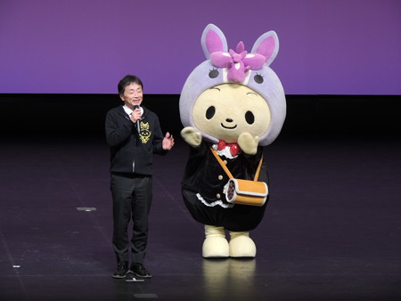 ちりゅっぴと知立市長。