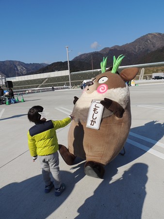 器用な姿勢。