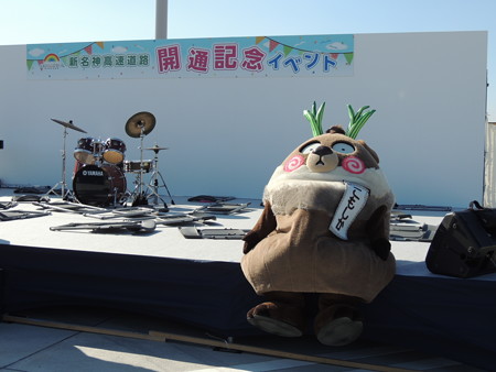 ステージ準備中。