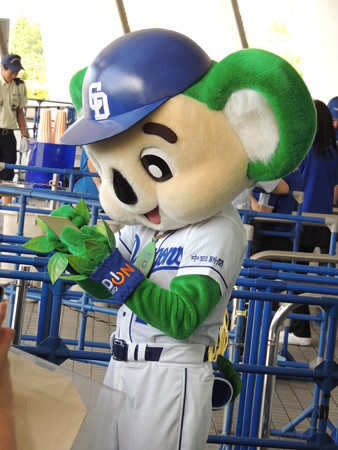 サインします。