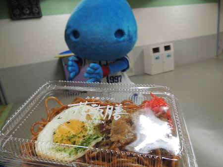 ちょっとどいてなシャオロン。