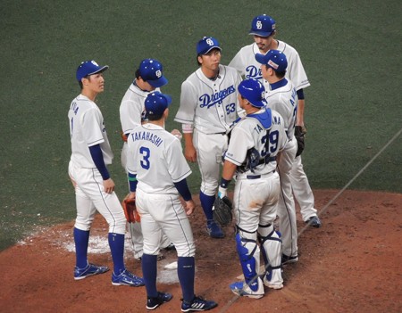 マウンドに集合。