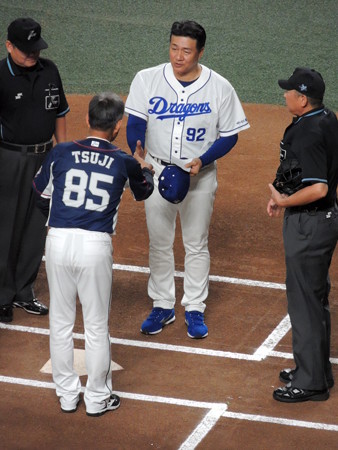 与田監督と辻監督。