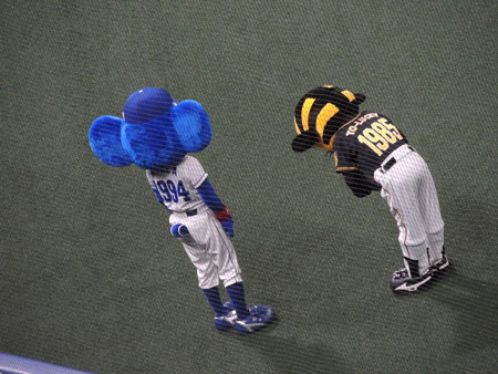ドアラとトラッキー。