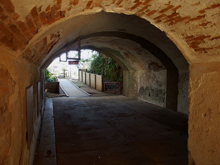 第1砲台跡の弾薬庫トンネル