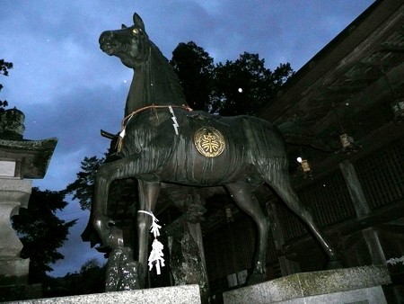 一宮神社の馬像