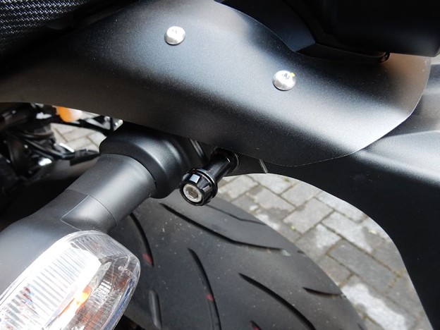 荷掛けフック増設 写真: 荷掛けフック増設