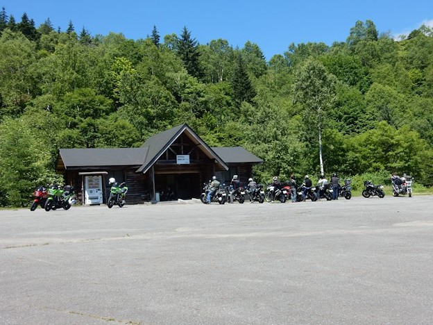 バイク乗り集まる 写真: バイク乗り集まる