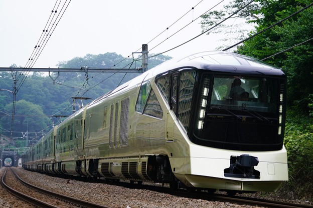 TRAIN SUITE 四季島@摺差第二踏切