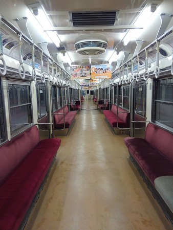 貸し切り??のような電車(北鉄)