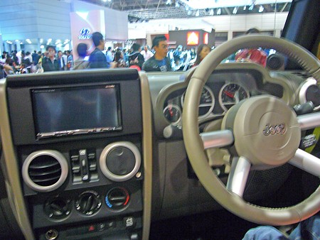 サハラ　車内
