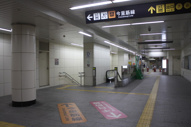 大阪市営地下鉄今里筋線　今里駅　ホーム　通路