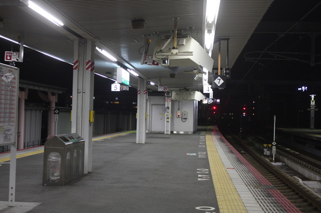 大和路線・奈良線　奈良駅4番のりば・5番のりばホーム
