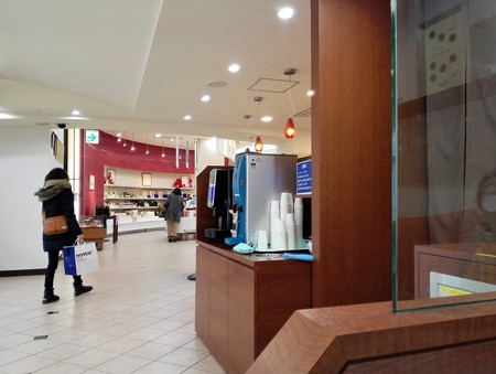 ロイズ店内