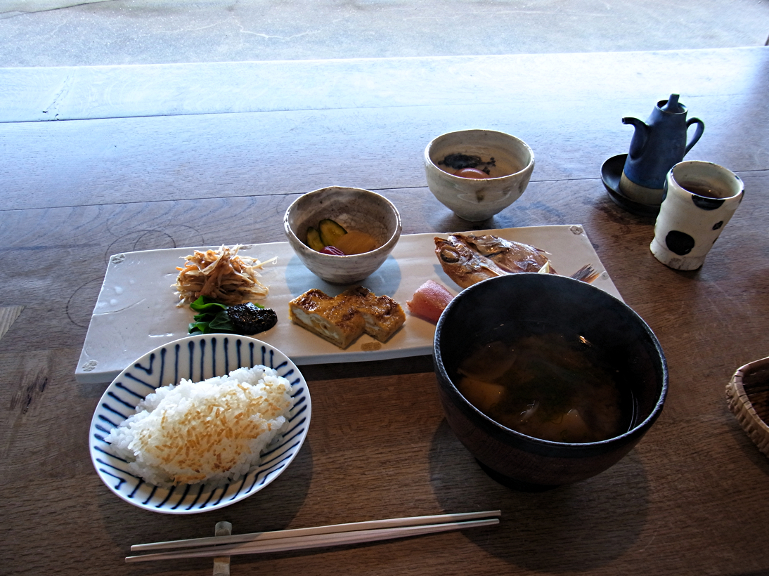 朝食