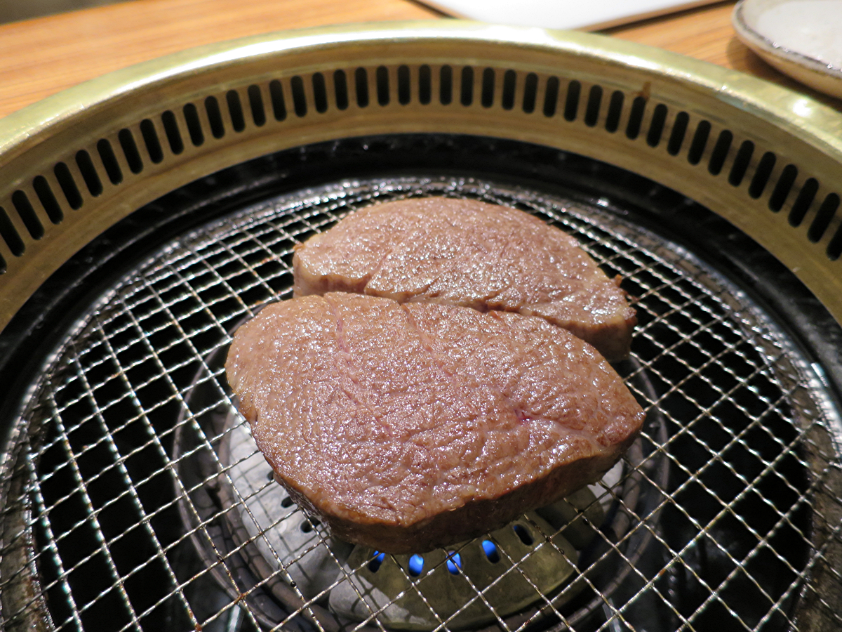 ヒレ焼き中