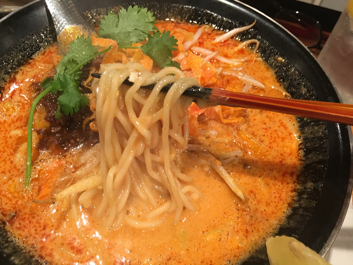 カリー担々麺の麺