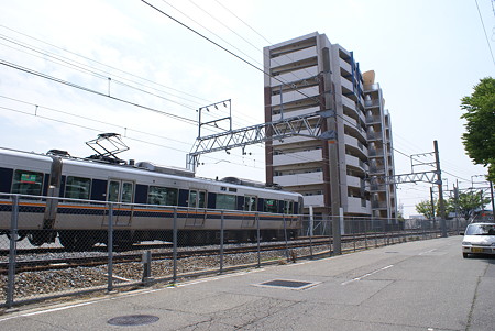 福知山線事故現場を走る電車（上り線）_02