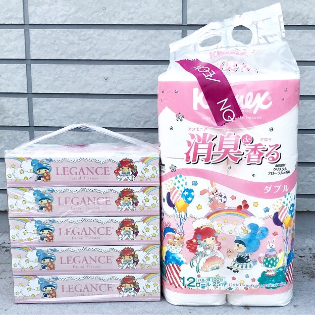 レガンスティシュー、クリネックス消臭de香るトイレットペーパー キキララ×羽海野チカ イオン限定コラボパッケージ