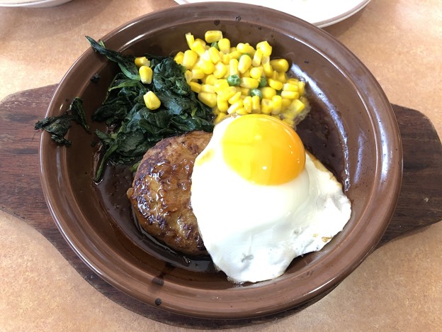 オニオンソースのハンバーグ